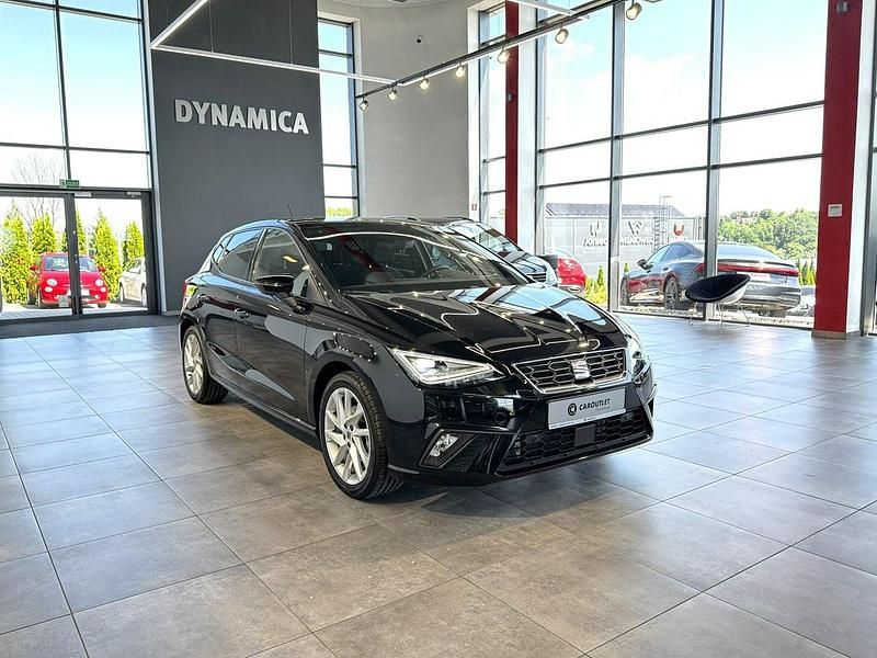 Czarny (metalik) Używany 2024 Seat Ibiza Hatchback | 87 300 zł - Obraz 1/3
