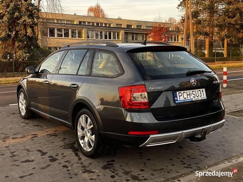 Używany Skoda Octavia Scout 2015 Szary Kombi