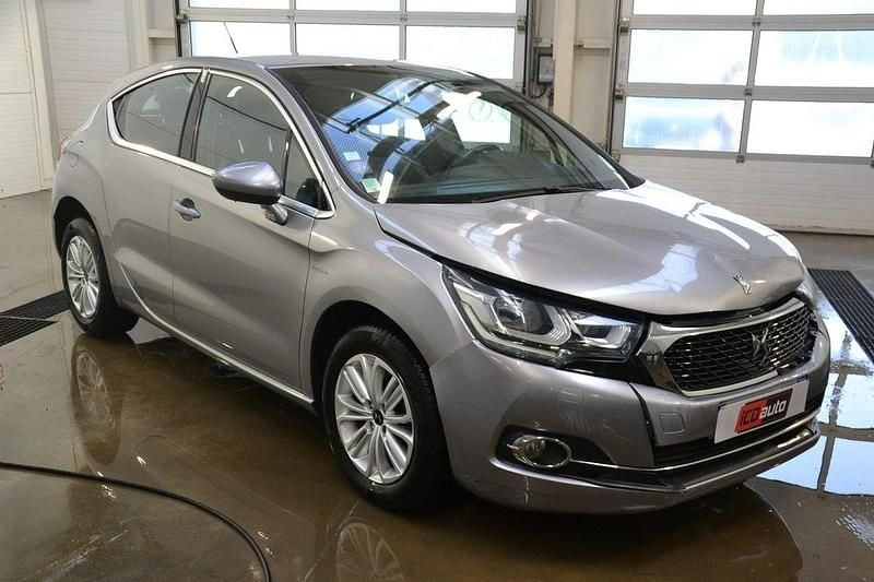 Szary Używany 2018 DS Automobiles DS4 Hatchback | 21 200 zł - Obraz 1/4