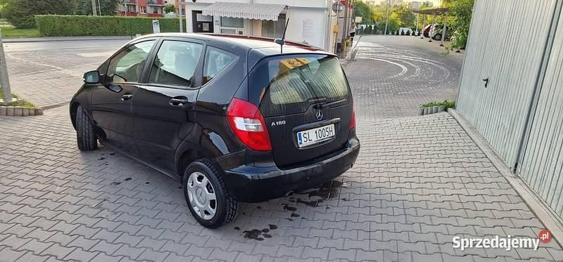 Używany Mercedes A180 2009 Czarny Hatchback