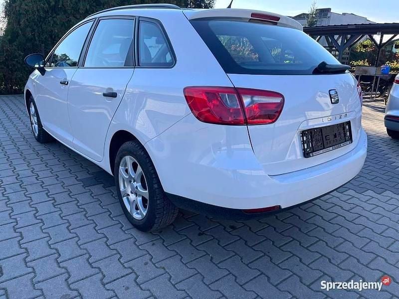 Używany Seat Ibiza ST 2010 Biały Kombi