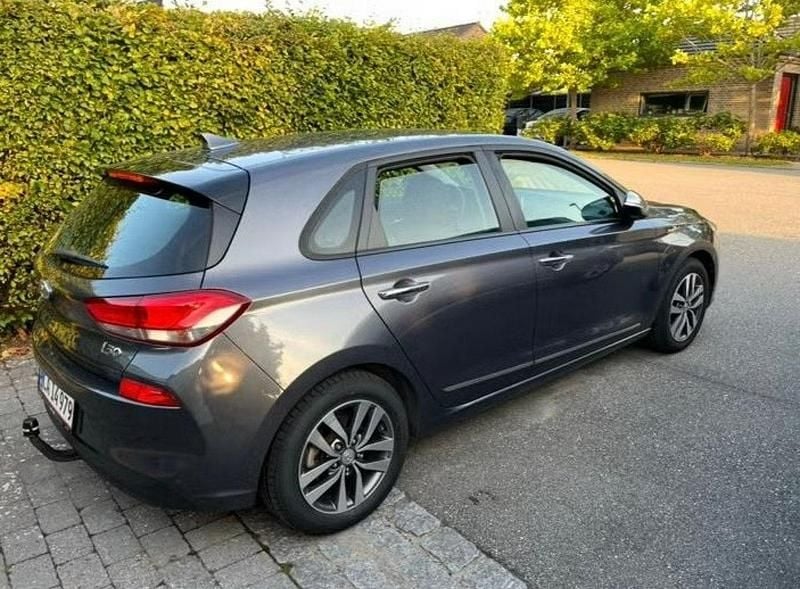 Używany Hyundai i30 140 KM (102 kW) 2017 Szary Hatchback