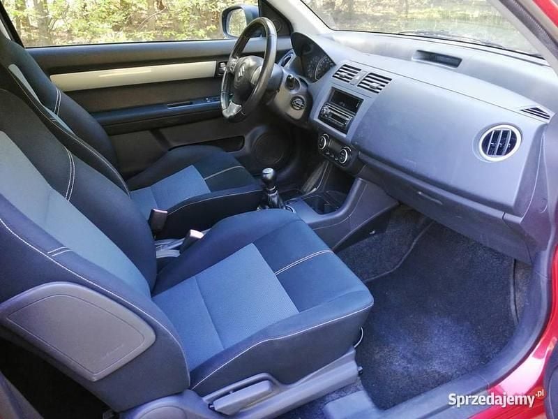 Wiśniowy Używany 2008 Suzuki Swift Hatchback | 9300 zł (Uczciwa cena) - Obraz 1/4