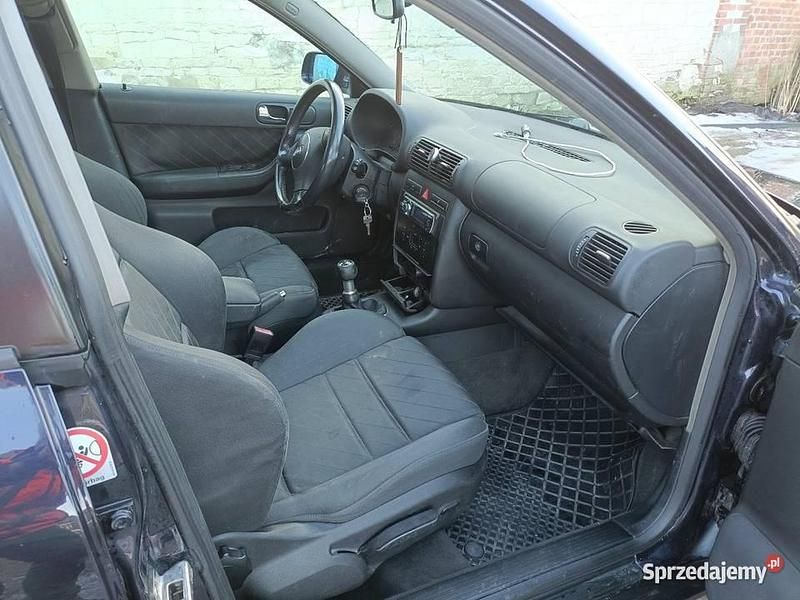 Używany Audi A3 2001 Granatowy Hatchback