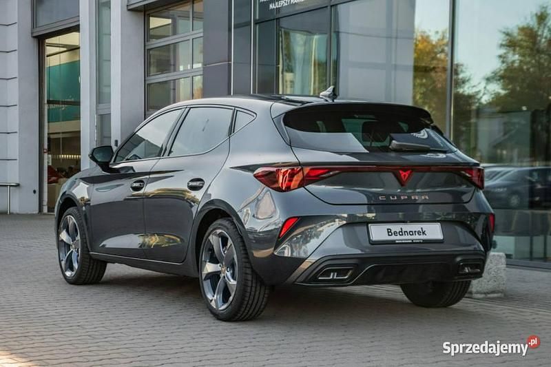Nowe Cupra Leon 2026 Szary Hatchback