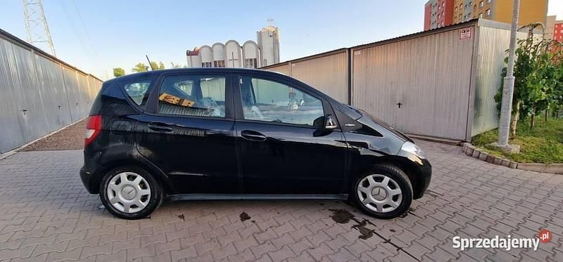 Używany Mercedes A180 2009 Czarny Hatchback