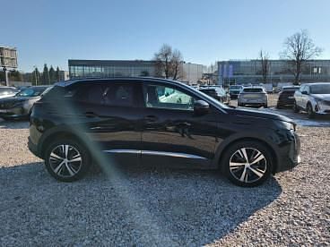 Używany Peugeot 3008 Allure 130 KM (95 kW) 2022 Czarny SUV