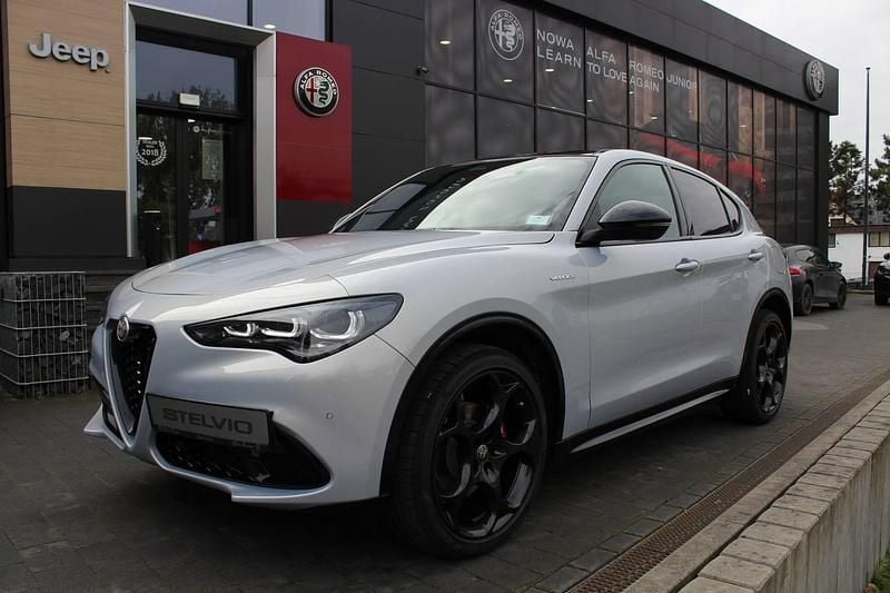 Lakier metalizowany niebieski misano blue Nowe 2025 Alfa Romeo Stelvio Veloce SUV | 262 900 zł - Obraz 1/4