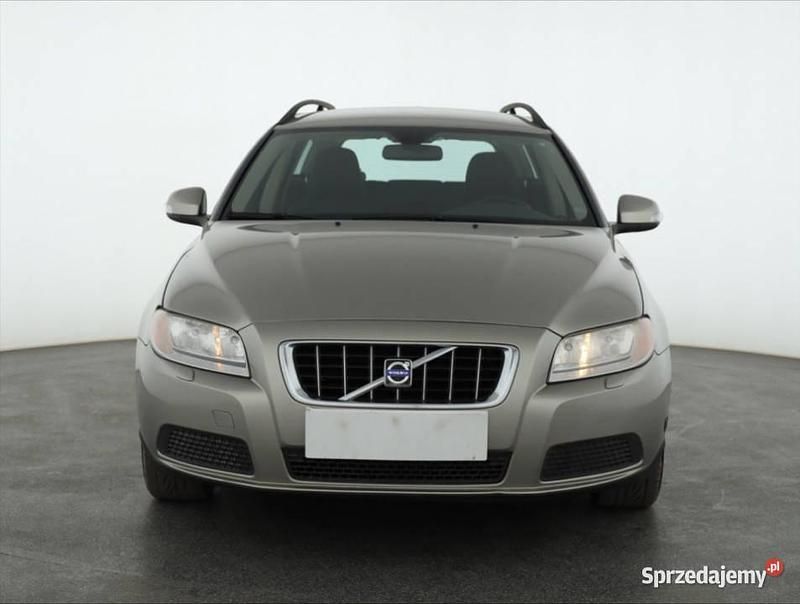 Beżowy Używany 2007 Volvo V70 Kombi | 19 999 zł - Obraz 1/4