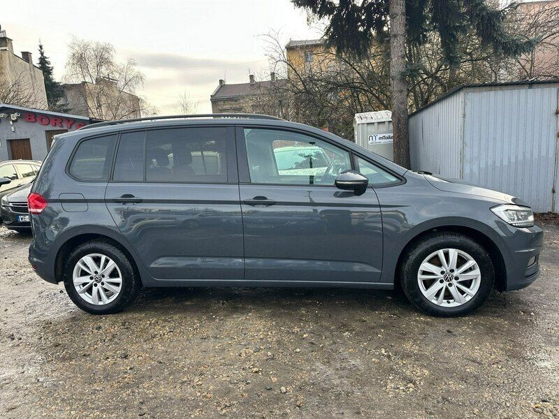 Używany VW Touran 115 KM (84 kW) 2020 Szary (metalik) Minivan