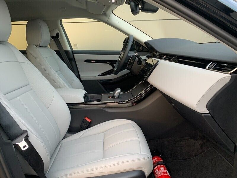 Używany Land Rover Range Rover evoque S 2023 Santorini black SUV