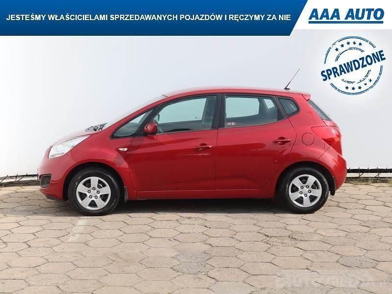 Używany Kia Venga 90 KM (66 kW) 2012 Czerwony Hatchback