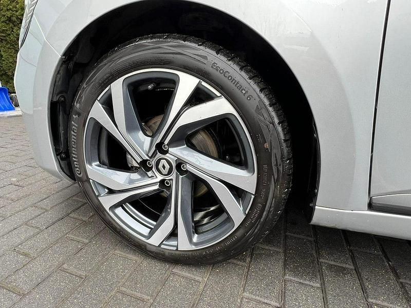 Używany Renault Clio V R.S. 91 KM (66 kW) 2022 Srebrny Hatchback