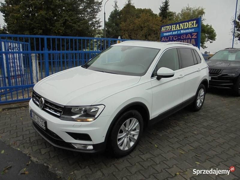 Biały Używany 2017 VW Tiguan Comfortline SUV | 69 900 zł (Uczciwa cena) - Obraz 1/4