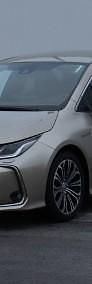 Używany Toyota Corolla 122 KM (89 kW) 2020 Beżowy Sedan/Limuzyna
