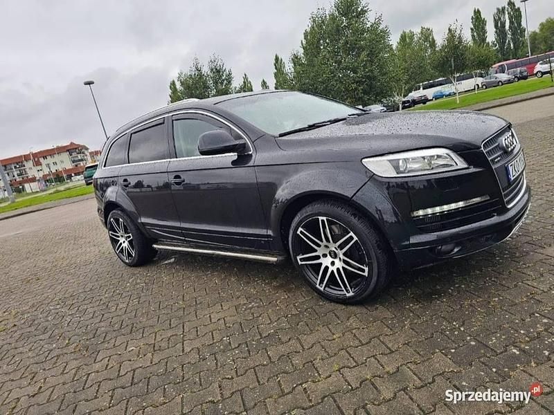 Czarny Używany 2006 Audi Q7 SUV | 35 000 zł - Obraz 1/4