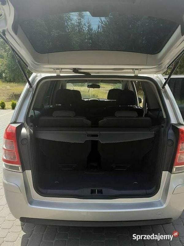 Używany Opel Zafira Cosmo 2012 Srebrny Minivan