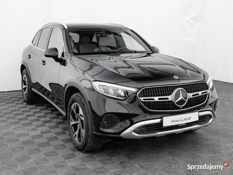 Używany Mercedes GLC300e Avantgarde 2024 Czarny SUV