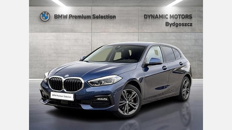 Niebieski phytonic metalizowany Używany 2021 BMW 118 Shadowline Hatchback | 94 900 zł (Uczciwa cena) - Obraz 1/3