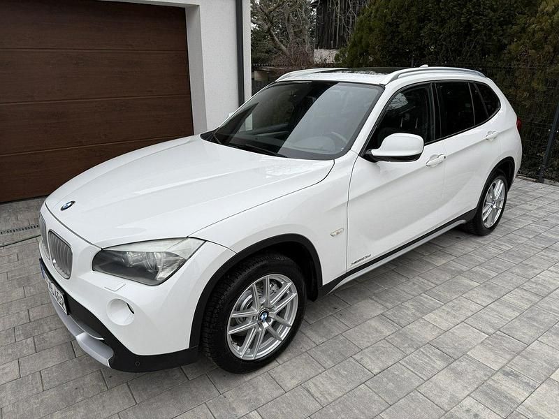 Biały Używany 2011 BMW X1 SUV | 37 999 zł - Obraz 1/4