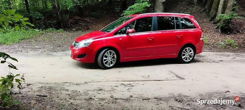 Używany Opel Zafira 2008 Czerwony Minivan