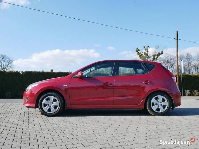 Używany Hyundai i30 2010 Bordowy Hatchback