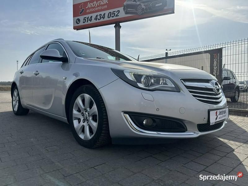 Srebrny Używany 2014 Opel Insignia Kombi | 32 800 zł (Uczciwa cena) - Obraz 1/4