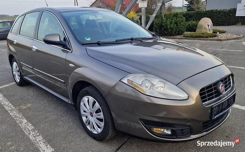 Używany Fiat Croma 2009 Brązowy Kombi