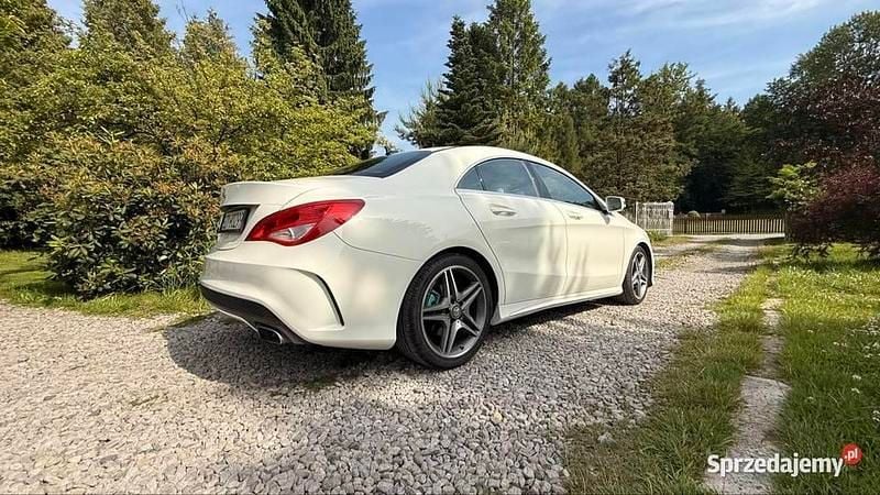 Biały Używany 2014 Mercedes CLA250 AMG line Sedan/Limuzyna | 60 900 zł - Obraz 1/4