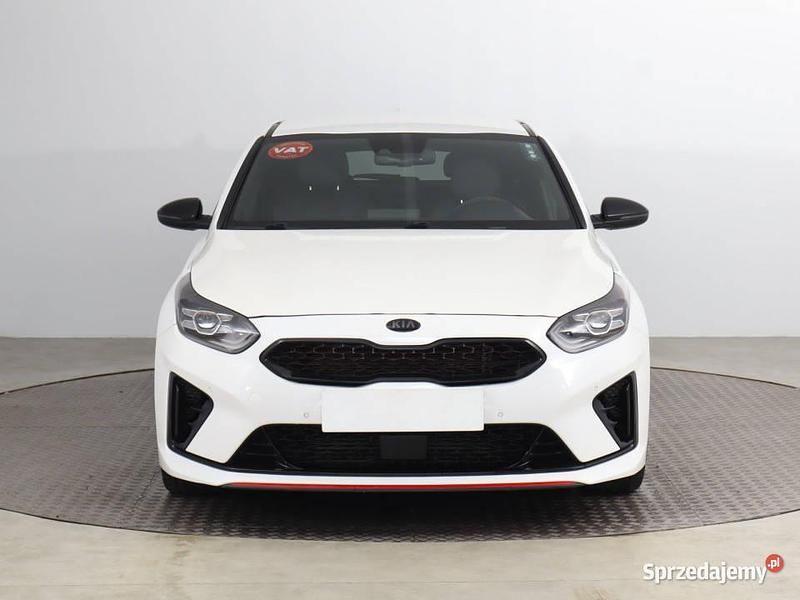 Biały Używany 2019 Kia ProCeed GT Hatchback | 72 999 zł (Uczciwa cena) - Obraz 1/4