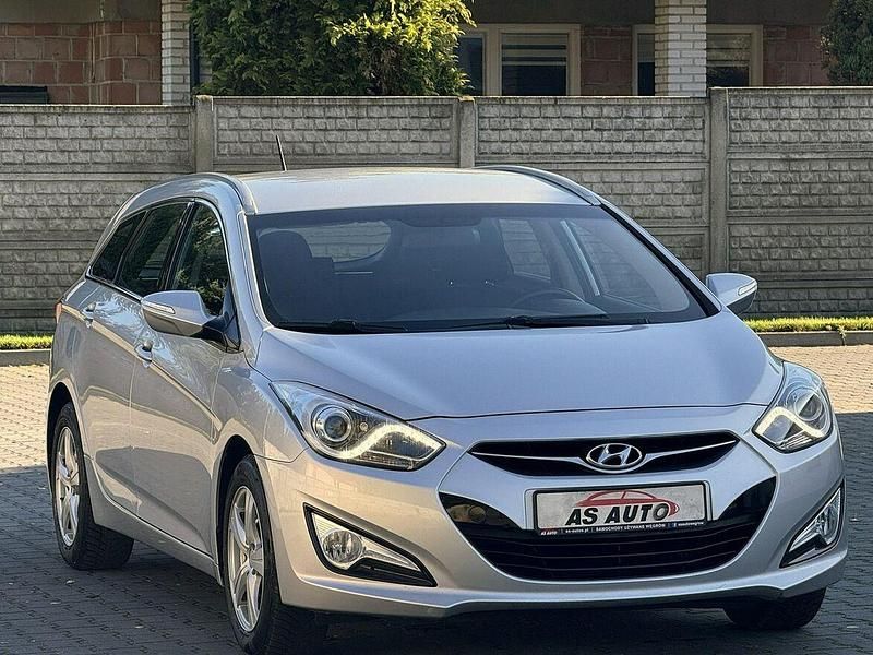 Używany Hyundai i40 Premium 136 KM (100 kW) 2012 Srebrny Kombi