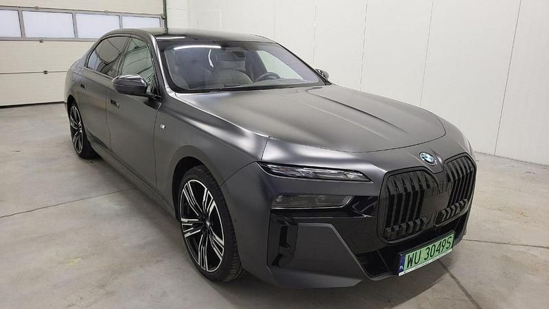 Używany BMW i7 M Sport 400 kW (544 KM) 2022 Grafitowy Sedan/Limuzyna