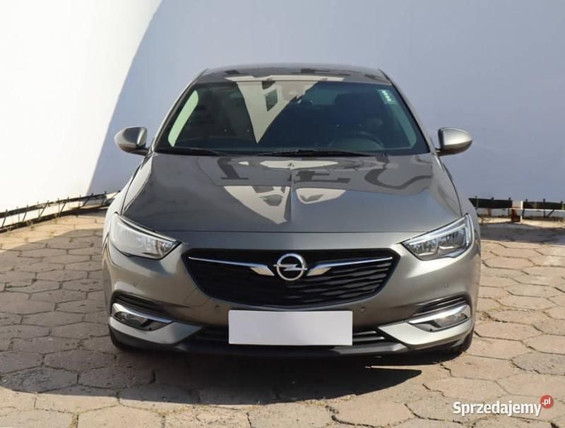 Szary Używany 2017 Opel Insignia Hatchback | 44 999 zł (Uczciwa cena) - Obraz 1/4