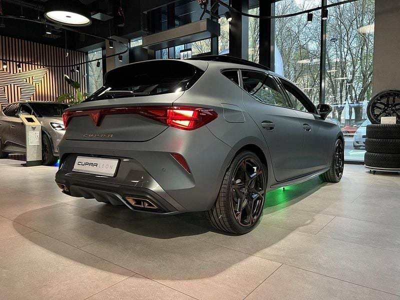 Używany Cupra Leon 272 KM (200 kW) 2024 Grafitowy Hatchback