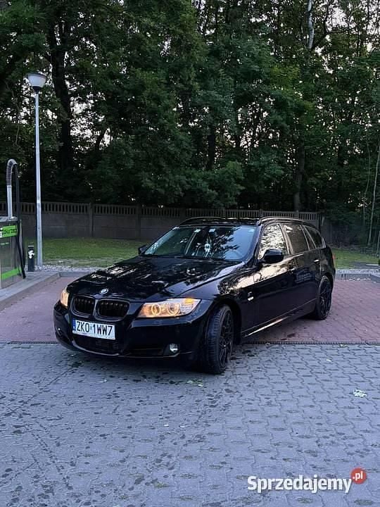 Używany BMW 320 2010 Czarny Kombi