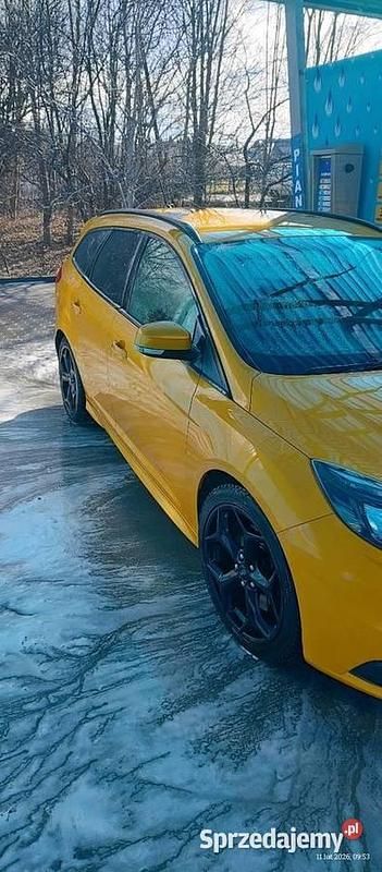 Używany Ford Focus ST 2013 Żółty Kombi