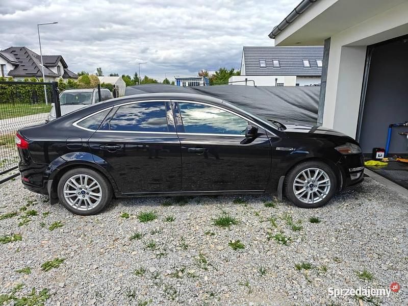 Używany Ford Mondeo 2012 Czarny Hatchback