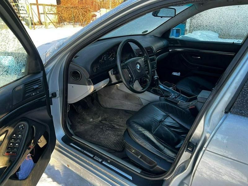 Używany BMW 520 1997 Srebrny Sedan/Limuzyna