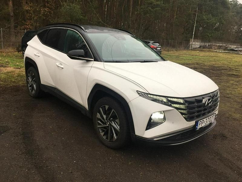 Biały Używany 2023 Hyundai Tucson SUV | 119 900 zł (Drogi) - Obraz 1/4