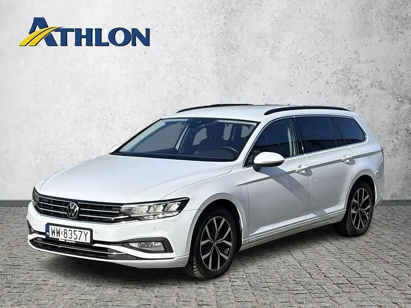 Używany VW Passat 150 KM (110 kW) 2023 Biały Kombi