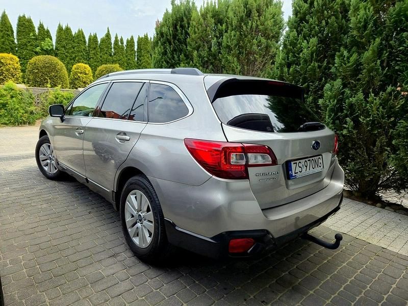Używany Subaru Outback 175 KM (128 kW) 2017 Beżowy (metalik) Kombi