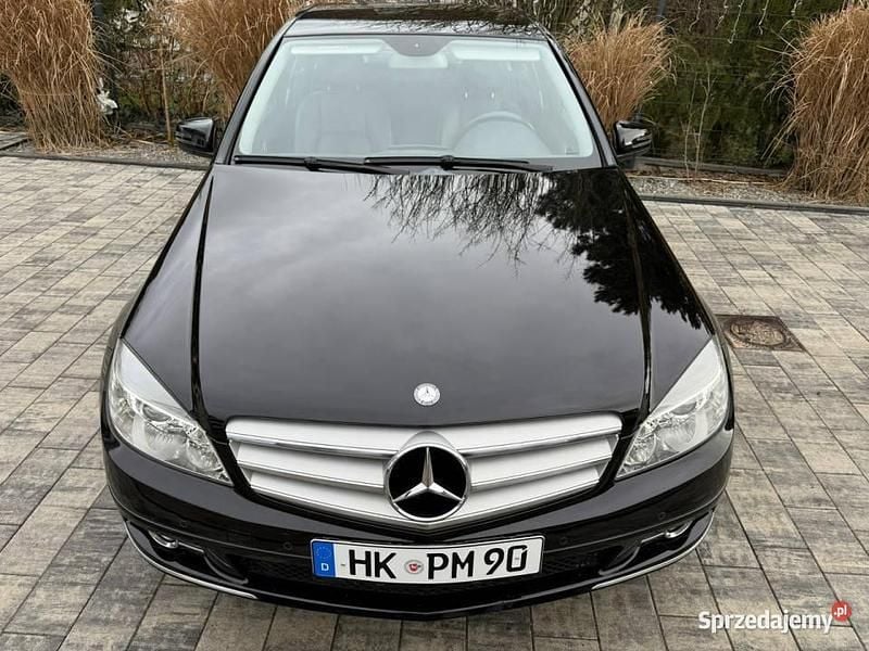 Używany Mercedes C200 185 KM (136 kW) 2009 Czarny Sedan/Limuzyna