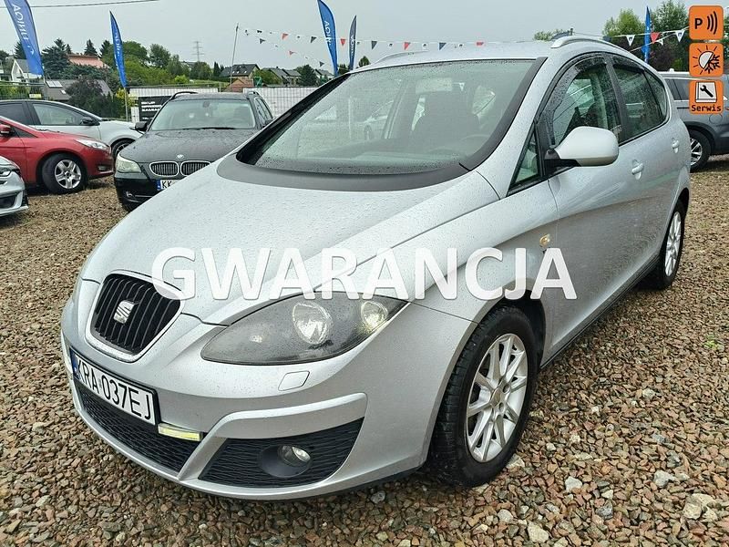 Srebrny (metalik) Używany 2009 Seat Altea XL Minivan | 14 900 zł (Uczciwa cena) - Obraz 1/4