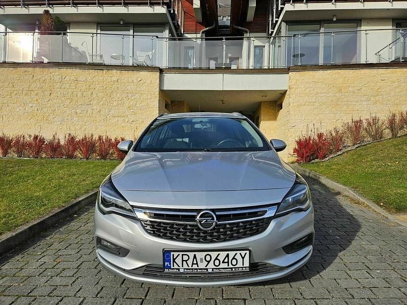 Używany Opel Astra 2016 Srebrny Kombi