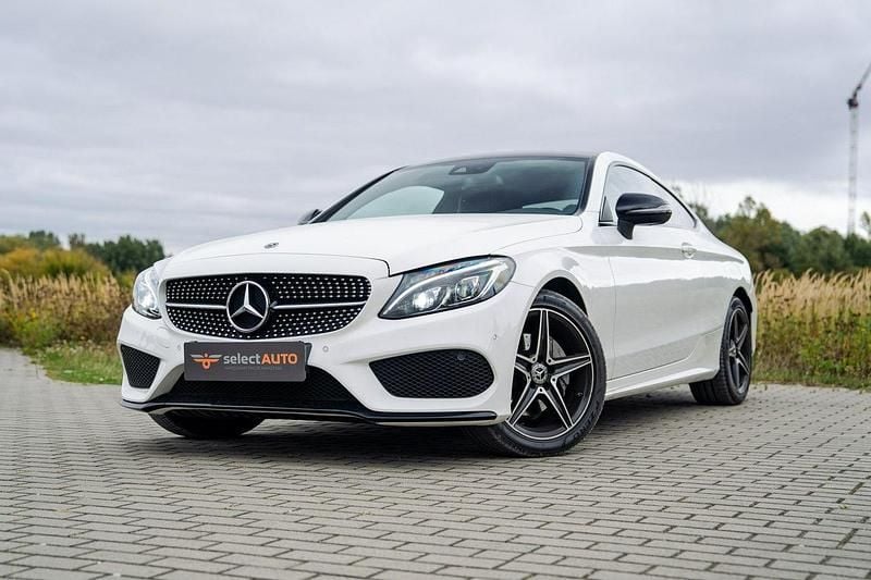 Biały (metalik) Używany 2017 Mercedes C200 Coupe | 105 900 zł (Uczciwa cena) - Obraz 1/4