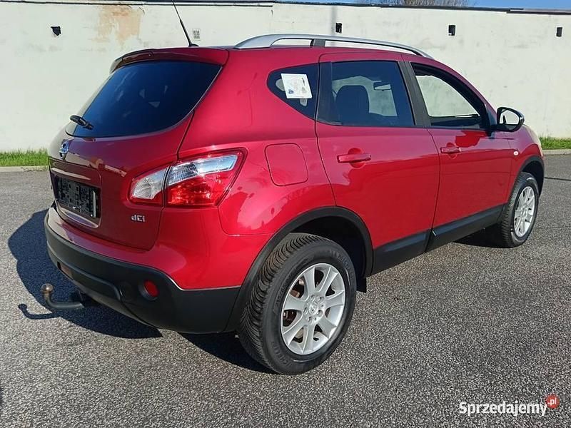 Używany Nissan Qashqai 130 KM (95 kW) 2013 Bordowy SUV