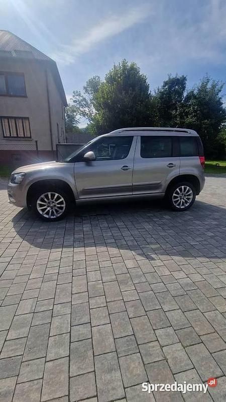 Używany Skoda Yeti 2015 Srebrny SUV