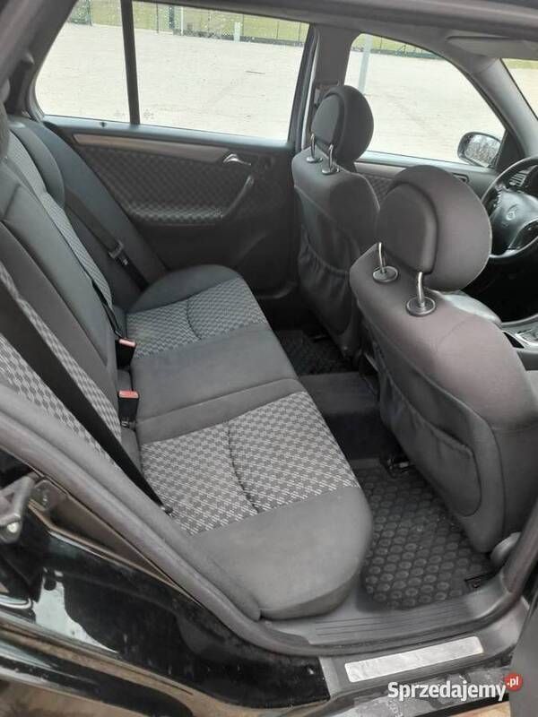 Używany Mercedes 220 2003