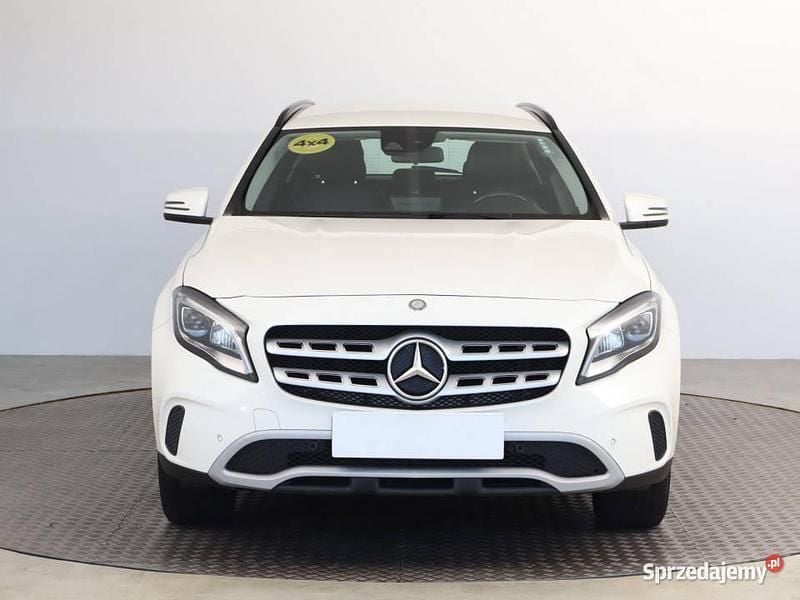 Biały Używany 2017 Mercedes GLA220 SUV | 77 999 zł - Obraz 1/4