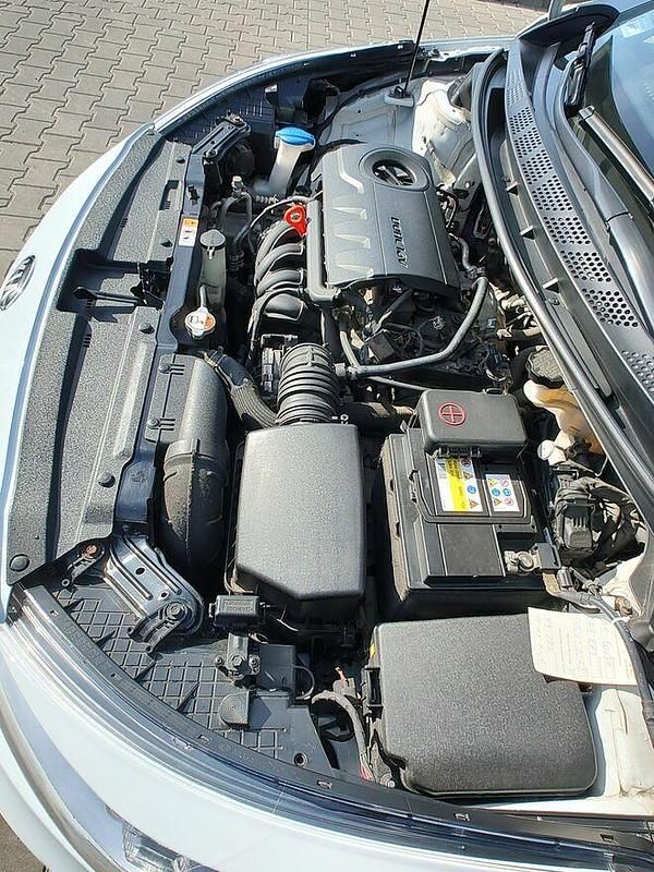 Biały Używany 2018 Kia Ceed Hatchback | 34 800 zł (Dobra cena) - Obraz 1/4